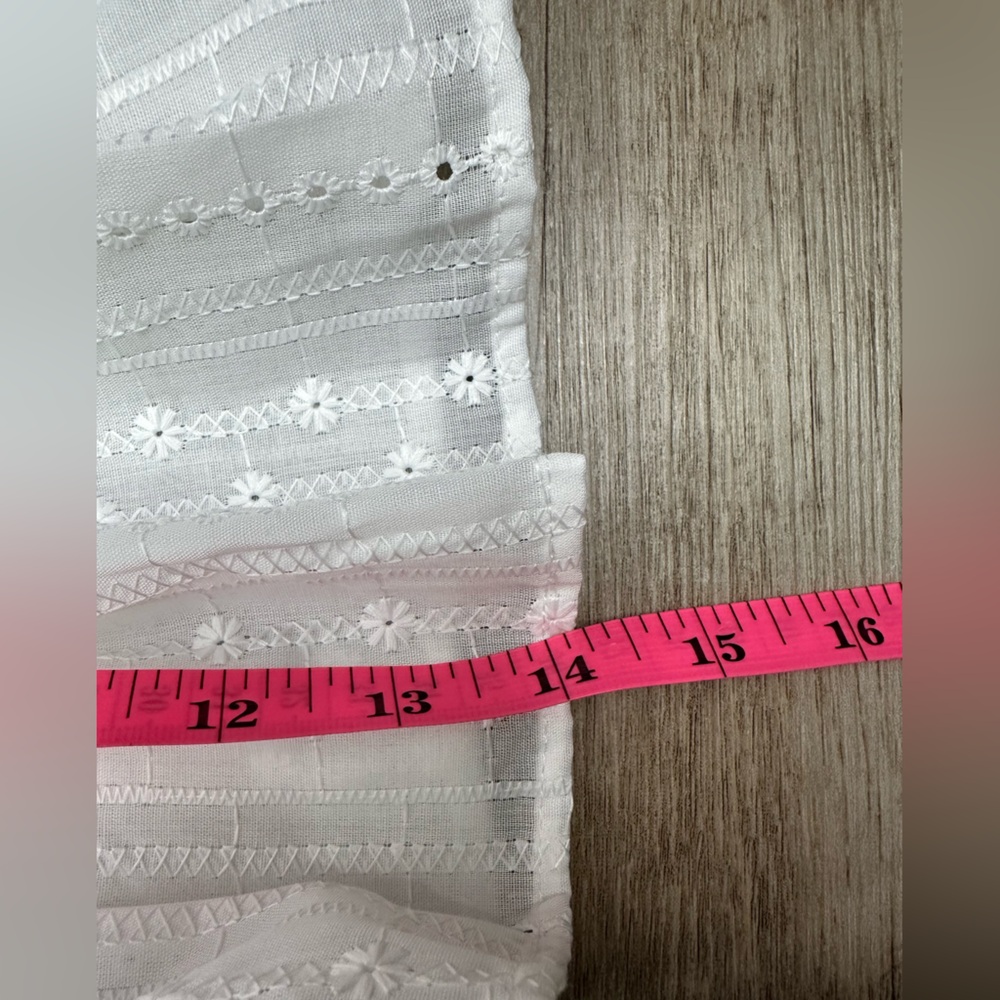 Thirty thirty LA White Eyelet Ruffle Crop Top Medium - Picture 9 of 9